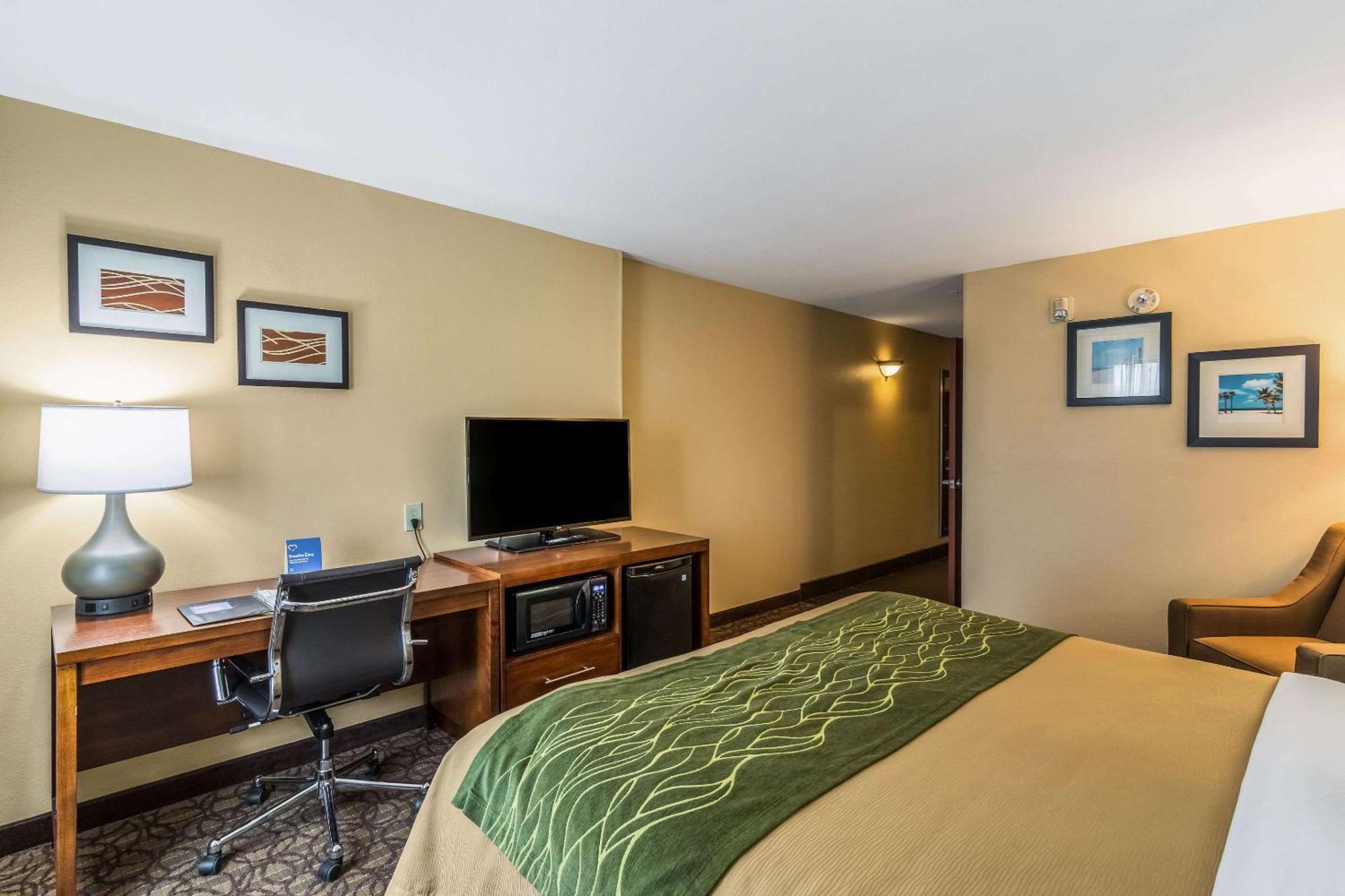 Comfort Inn & Suites Panama City North Екстериор снимка